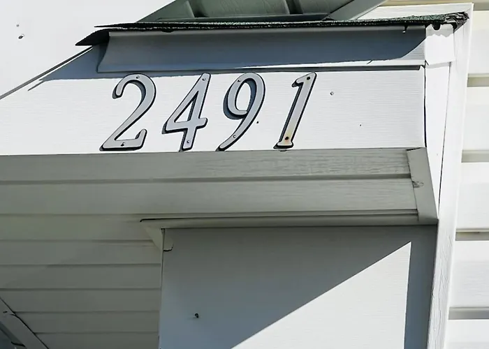 Charming 2 Bdr 1 Bath Home Fenced Byard N Pensacola Pet Friendly Close To Bases